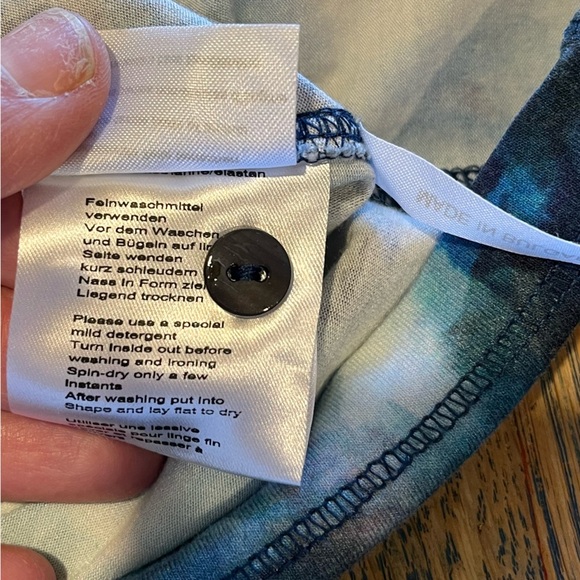 Watercolor Button-Up Cardigan by Gollehaug – Size 46 - Picture 2 of 8